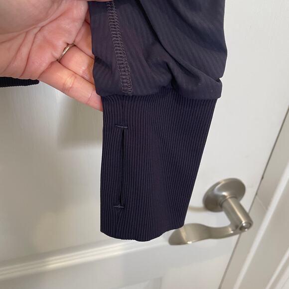 Lululemon Dance Studio Jacket III Reversible Black Grape Thumbhole Sleeves 4 - Picture 5 of 9